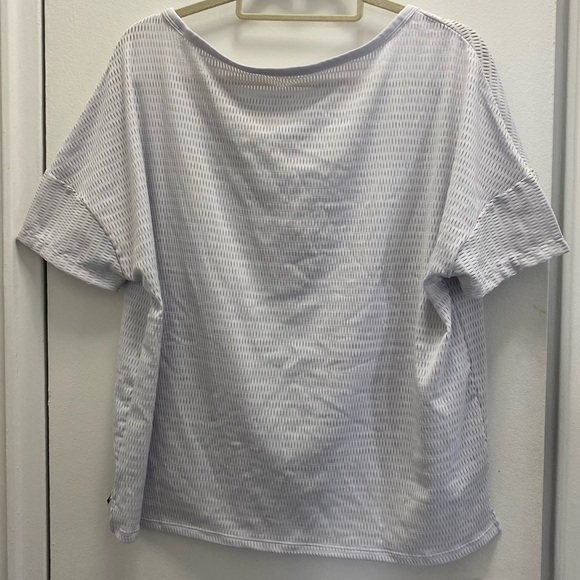 Reebok athelisure tshirt - Picture 3 of 5